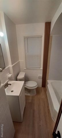 17330 Strathmoor Street, Detroit, MI 48235