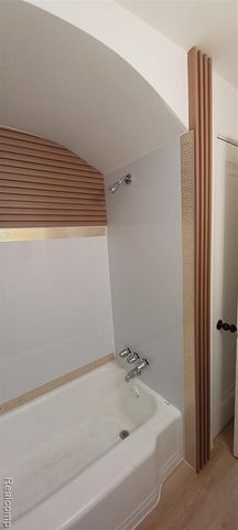 17330 Strathmoor Street, Detroit, MI 48235