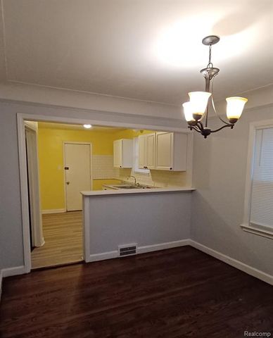 17330 Strathmoor Street, Detroit, MI 48235