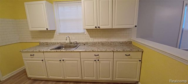 17330 Strathmoor Street, Detroit, MI 48235