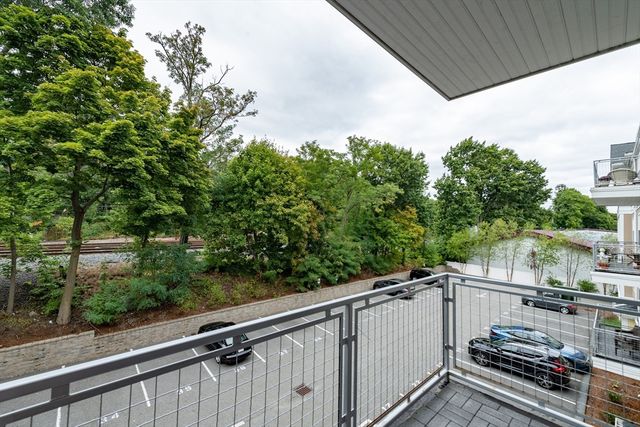 130 Tremont St 306, Melrose, MA 02176