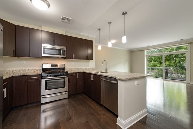 130 Tremont St 306, Melrose, MA 02176