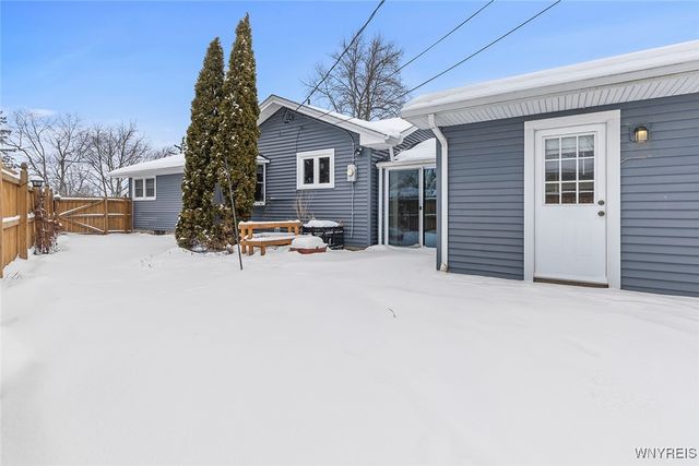 1600 Red Jacket Road, Grand Island, NY 14072