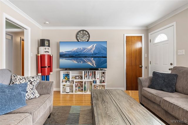 1600 Red Jacket Road, Grand Island, NY 14072