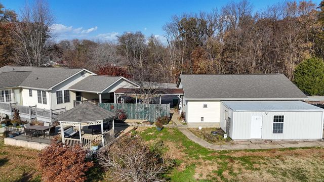 7719 Highway 66, Wadesville, IN 47638