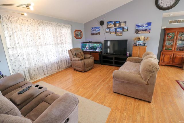 7719 Highway 66, Wadesville, IN 47638