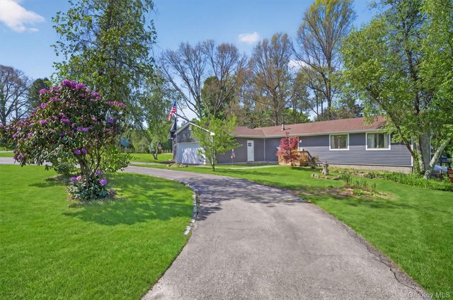 1 Harvest Circle, Warwick, NY 10990