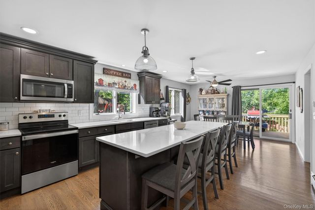 1 Harvest Circle, Warwick, NY 10990