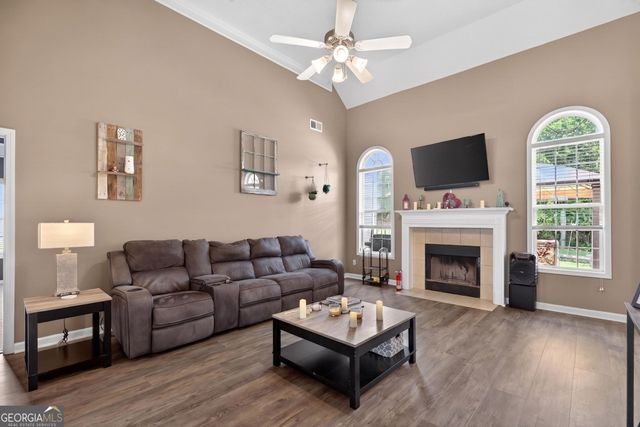206 Brookwood Drive, Carrollton, GA 30117
