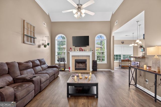 206 Brookwood Drive, Carrollton, GA 30117