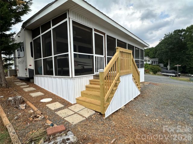 223 Grand View Drive, New London, NC 28127