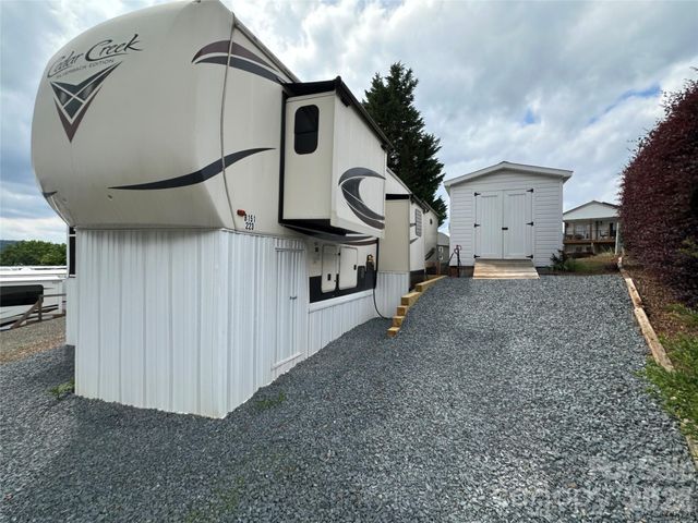 223 Grand View Drive, New London, NC 28127