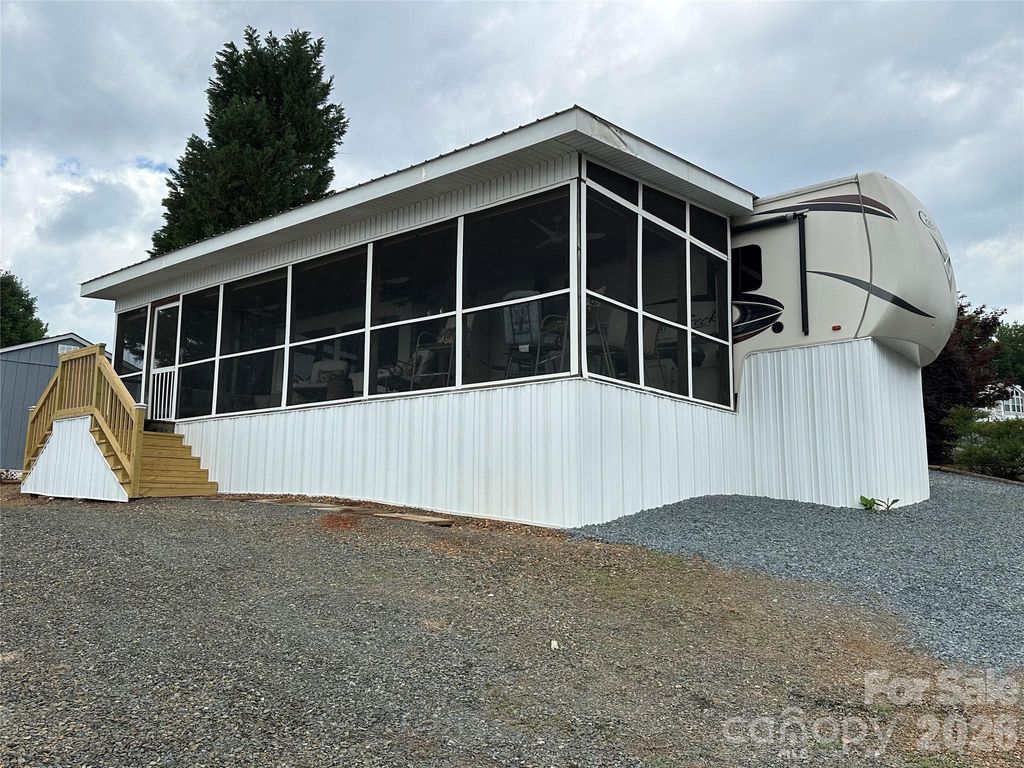 223 Grand View Drive, New London, NC 28127