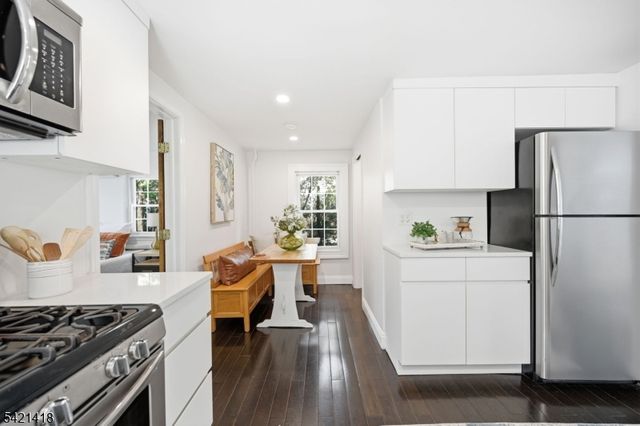 118 Spring St, Millburn Twp., NJ 07041