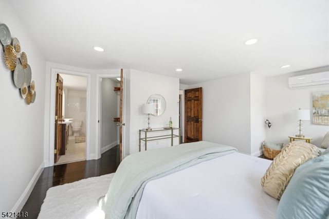 118 Spring St, Millburn Twp., NJ 07041