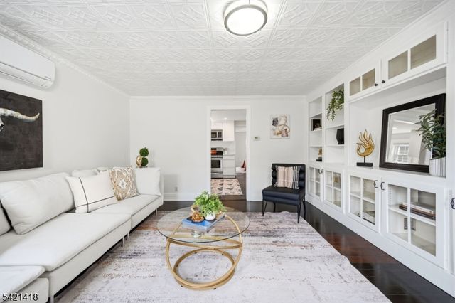 118 Spring St, Millburn Twp., NJ 07041