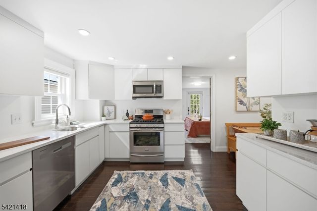 118 Spring St, Millburn Twp., NJ 07041