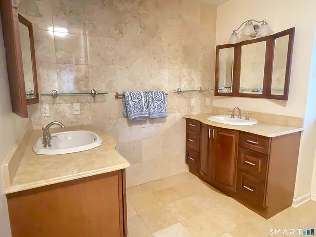 58 Heritage Lane, Stamford, CT 06903