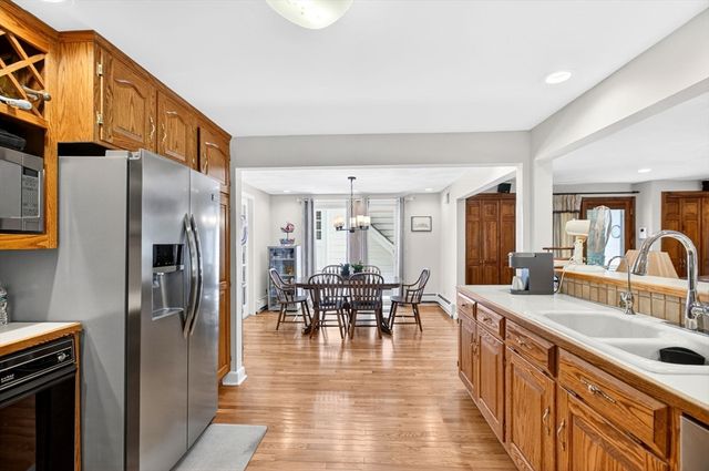 15 Jefferson Rd, Westford, MA 01886
