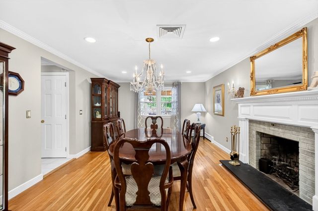 15 Jefferson Rd, Westford, MA 01886