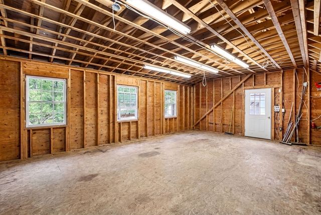 15 Jefferson Rd, Westford, MA 01886