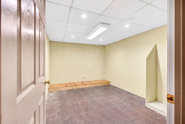 15 Jefferson Rd, Westford, MA 01886