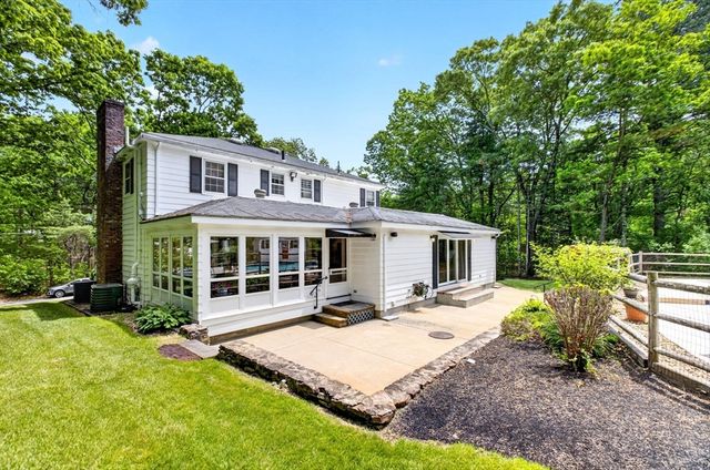 15 Jefferson Rd, Westford, MA 01886