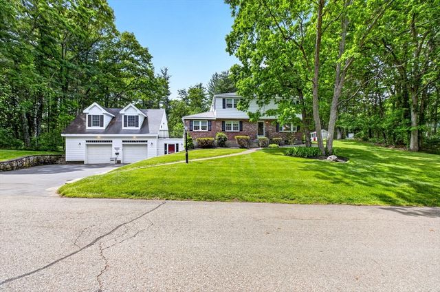 15 Jefferson Rd, Westford, MA 01886