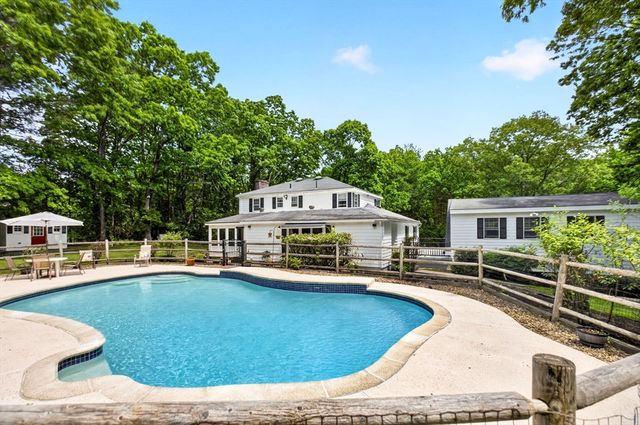 15 Jefferson Rd, Westford, MA 01886