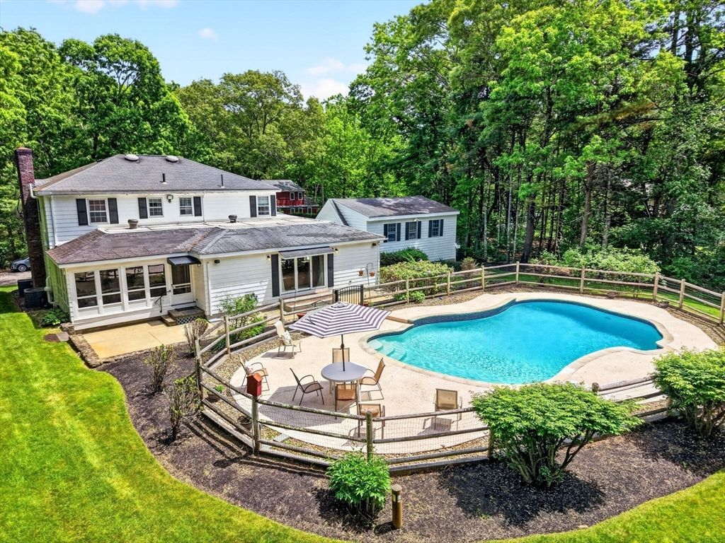 15 Jefferson Rd, Westford, MA 01886