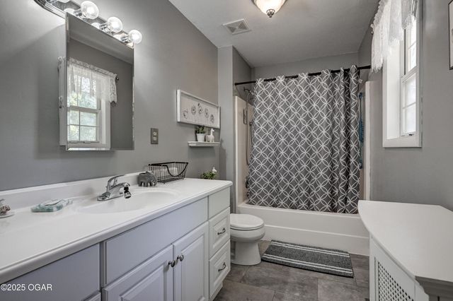 2718 S Wood Street, Galena, KS 66739