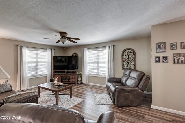 2718 S Wood Street, Galena, KS 66739