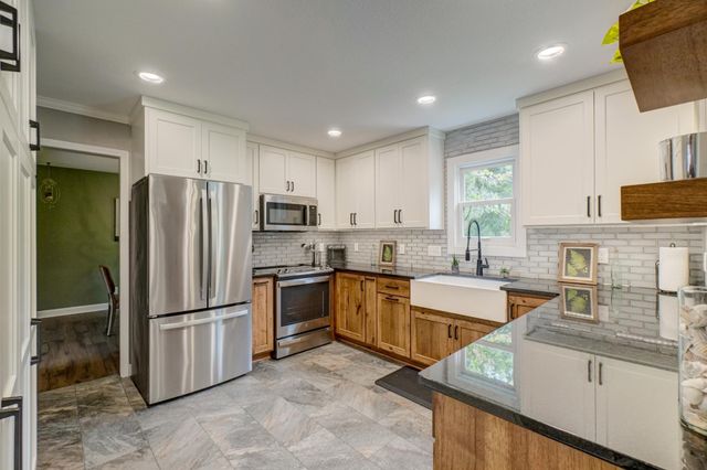 2414 Oakridge Court, Stillwater, MN 55082