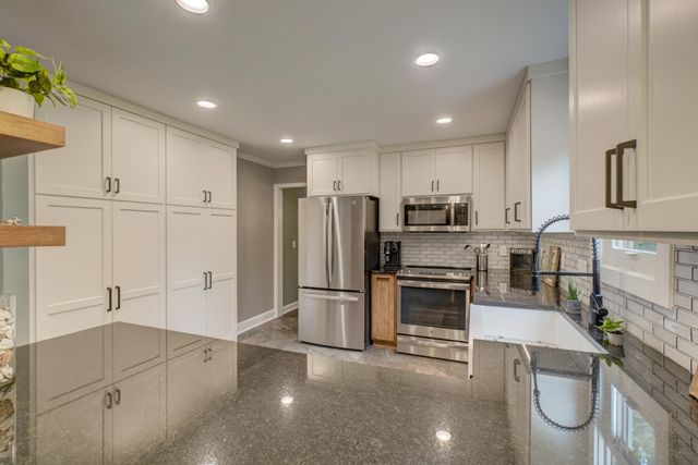 2414 Oakridge Court, Stillwater, MN 55082