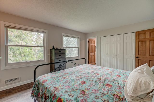 2414 Oakridge Court, Stillwater, MN 55082