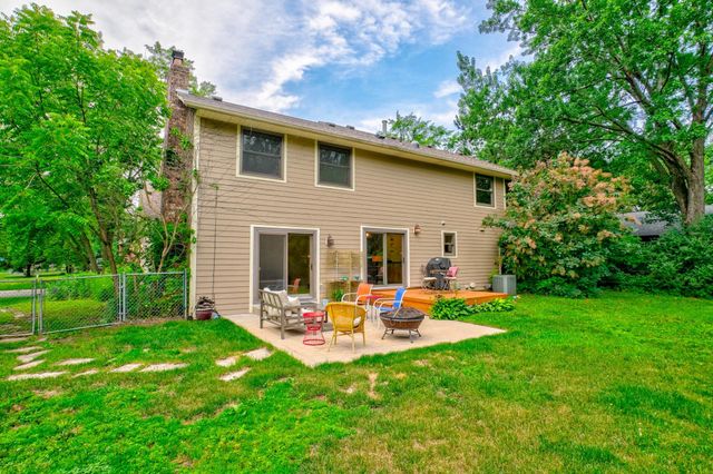 2414 Oakridge Court, Stillwater, MN 55082