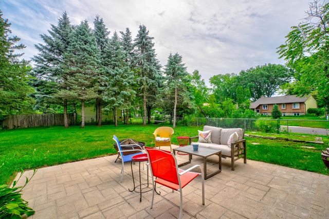 2414 Oakridge Court, Stillwater, MN 55082