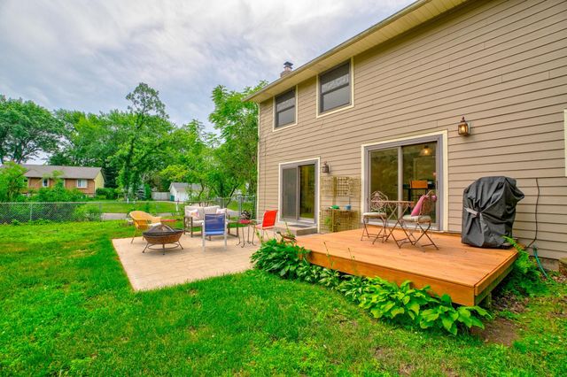2414 Oakridge Court, Stillwater, MN 55082