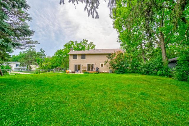 2414 Oakridge Court, Stillwater, MN 55082