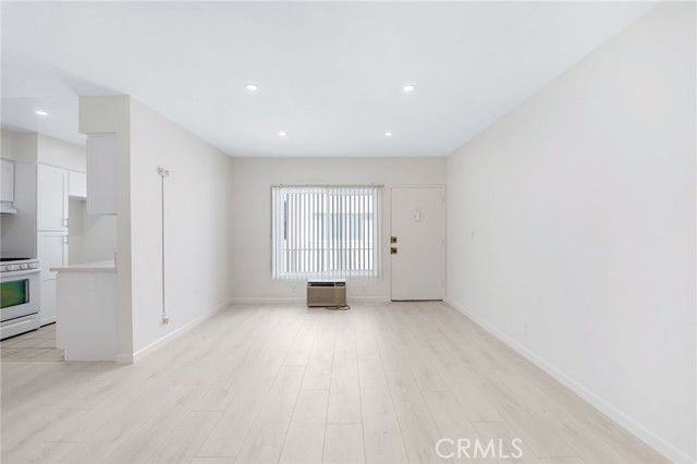580 W Stocker 4, Glendale, CA 91202