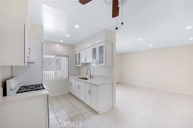 580 W Stocker 4, Glendale, CA 91202