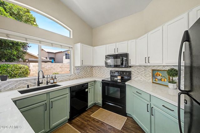 4914 W ORAIBI Drive, Glendale, AZ 85308