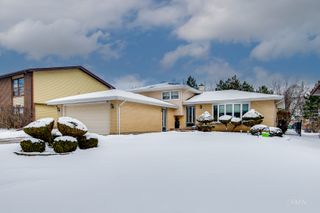 1306 W BYRON Avenue, Addison, IL 60101