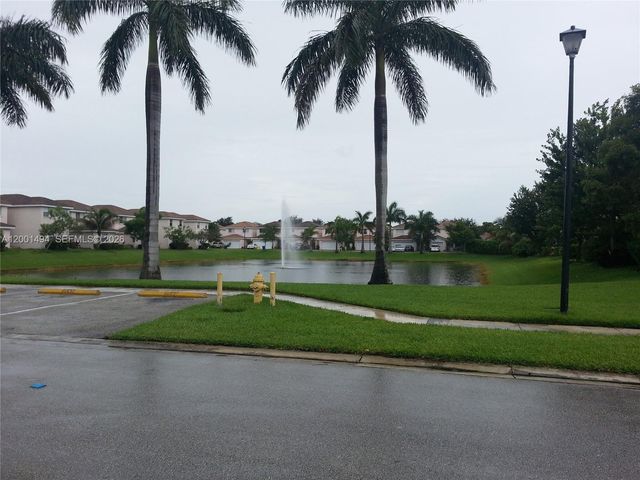 5450 NW 94th Ter, Sunrise, FL 33351