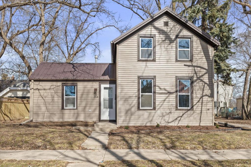 213 Maria STREET, Waukesha, WI 53188
