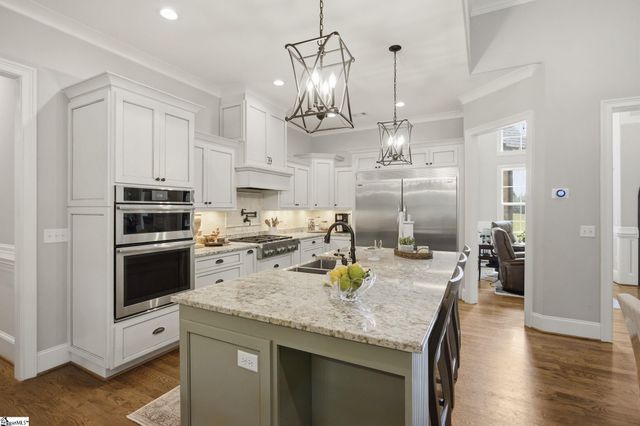 1000 Apple Valley Road, Duncan, SC 29334