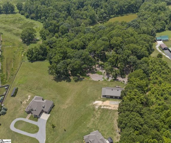 1000 Apple Valley Road, Duncan, SC 29334