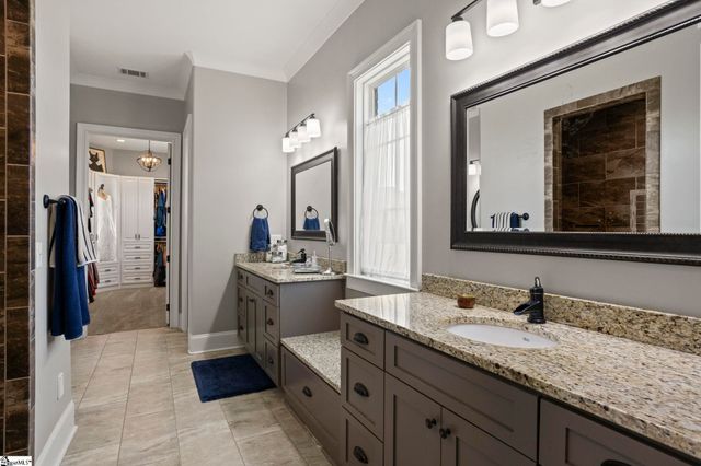 1000 Apple Valley Road, Duncan, SC 29334