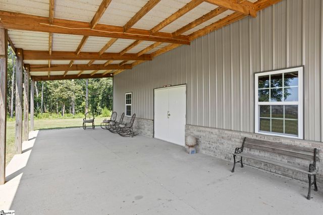 1000 Apple Valley Road, Duncan, SC 29334