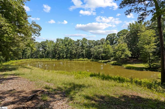 1000 Apple Valley Road, Duncan, SC 29334